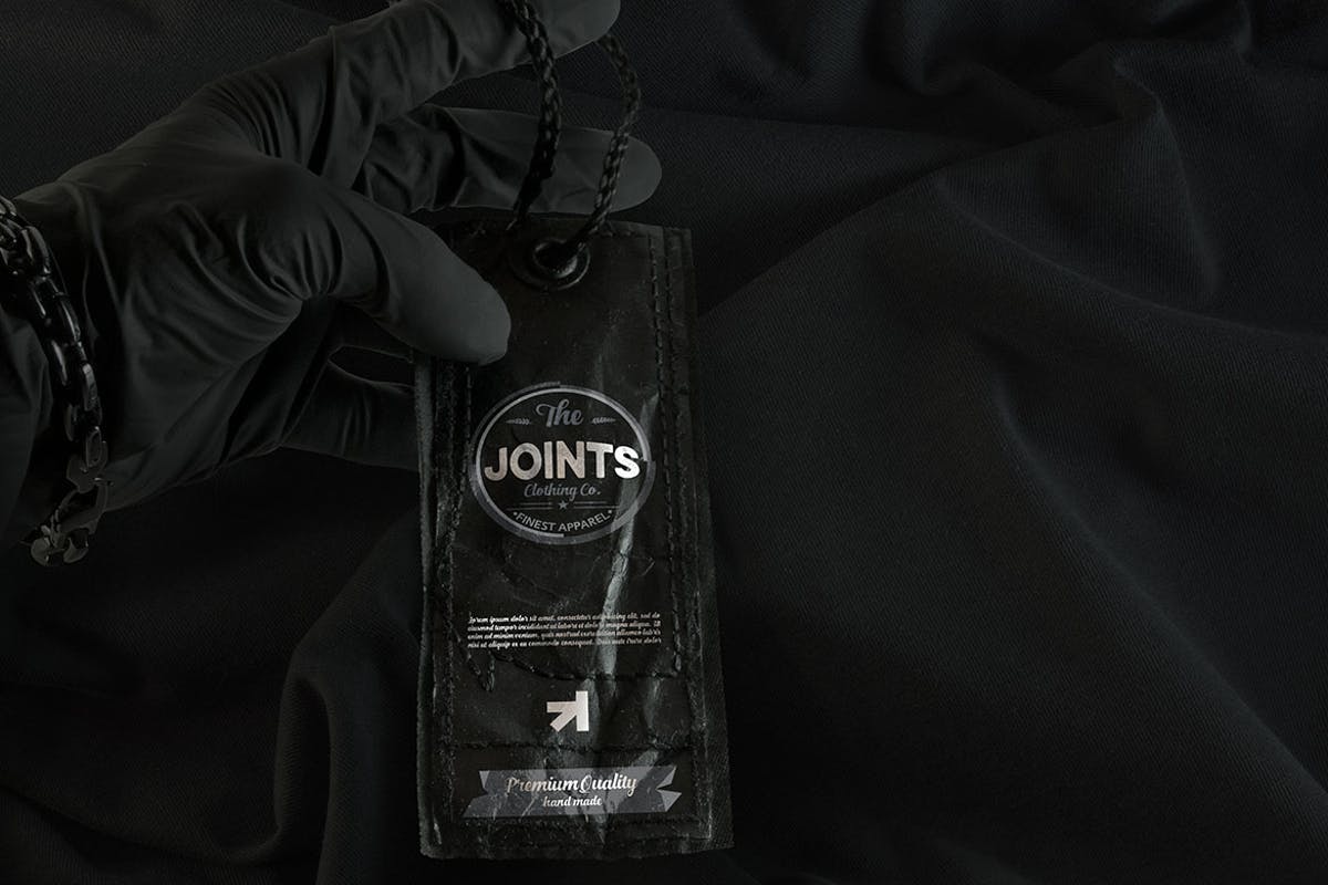 黑色品牌服装吊牌标签样机模板 Black Edition Tag Label Mockup插图