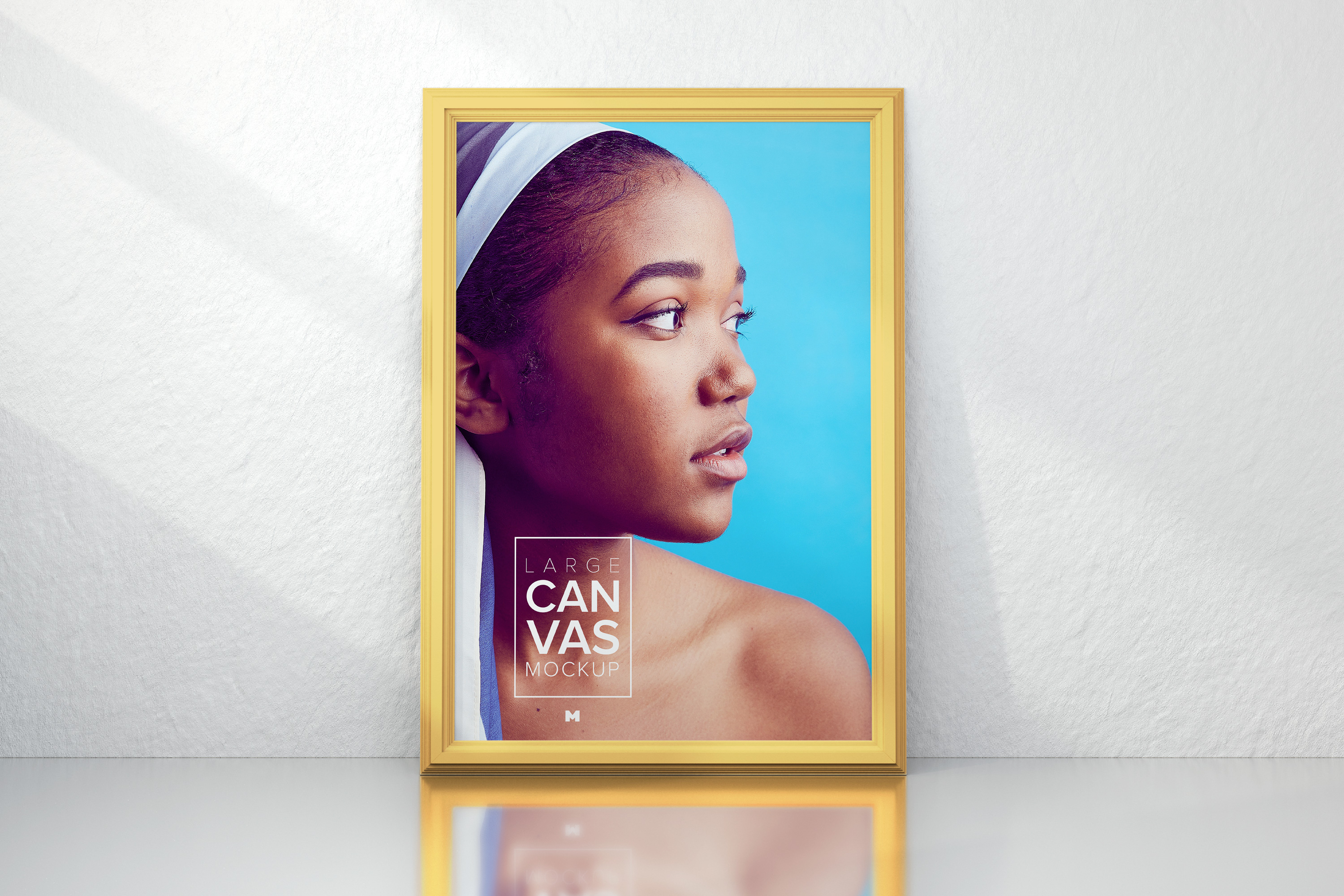 带框大肖像画布画框样机模板素材 Framed Large Portrait Canvas Mockup插图(3)