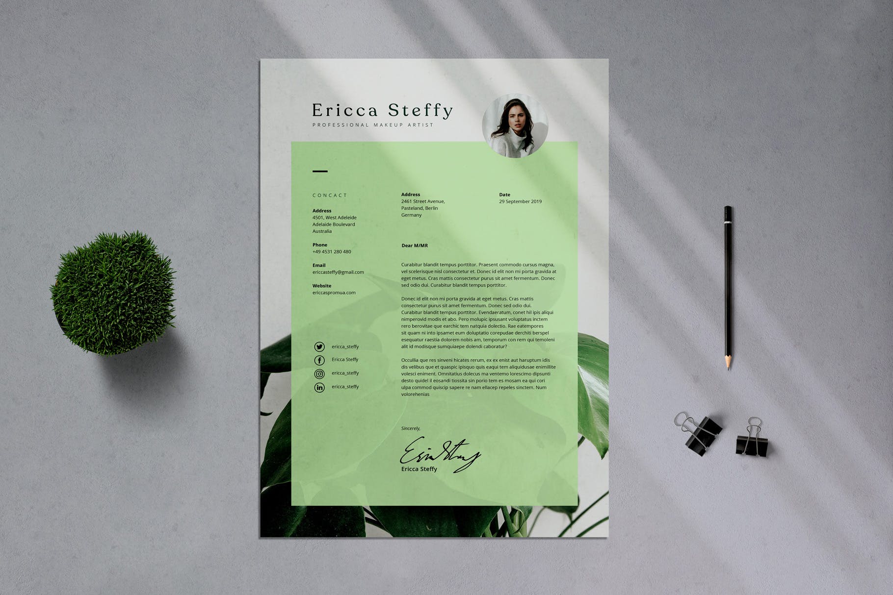 专业化妆师个人简历设计模板v04 Professional CV Resume – 04插图(1)