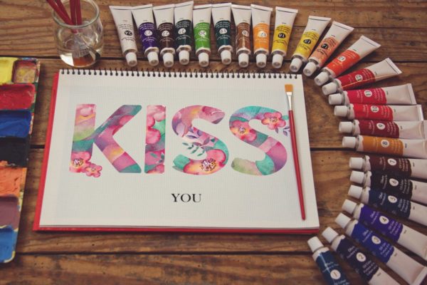 画室创作场景网格笔记本样机模板v6 Graph Paper Notebook Paint Scene