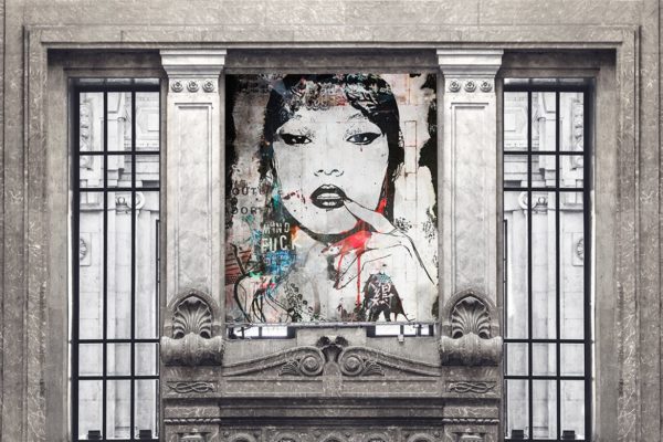 户外楼体广告牌海报效果图样机 Stylish Poster Mock-up