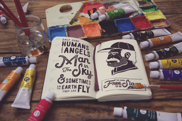 绘画作品展示场景袖珍笔记本样机模板v8 Agenda Paint Scene插图(2)