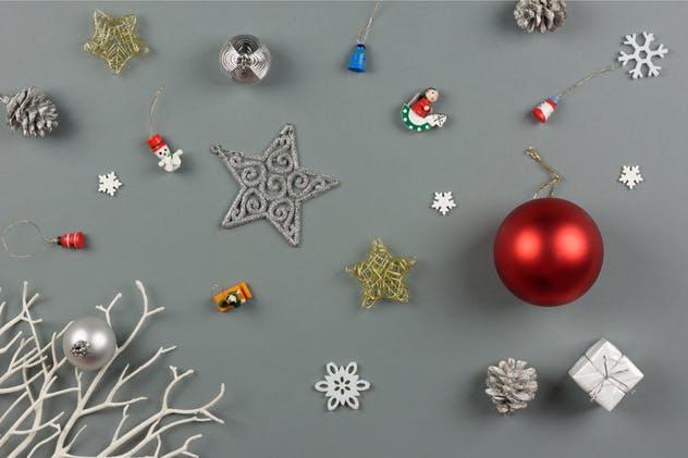 圣诞节主题白色边框画框相框样机 Christmas White Picture Frame Mockup插图(3)