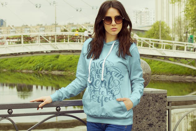 女性时尚休闲连帽衫服装样机 Female Hoodie Mockup插图(2)