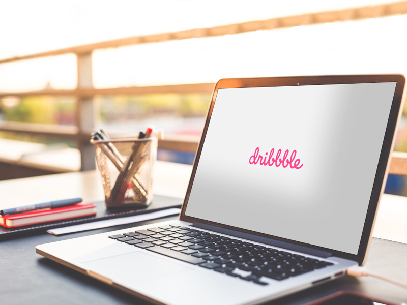 使用专业照片制作的免费MacBook Pro样机 Macbook Pro Mock-up插图