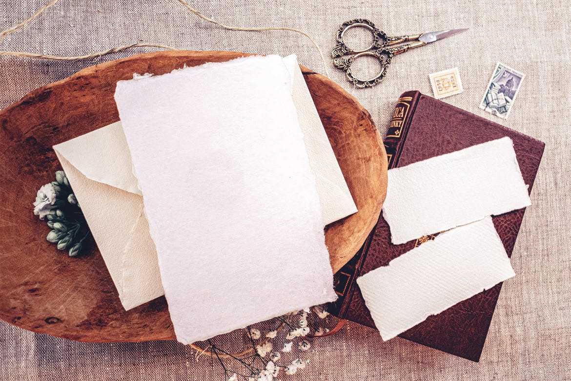 婚礼照片婚礼邀请函优雅风格设计样机素材库精选模板v10 Wedding Photo Mockup 10插图(1)