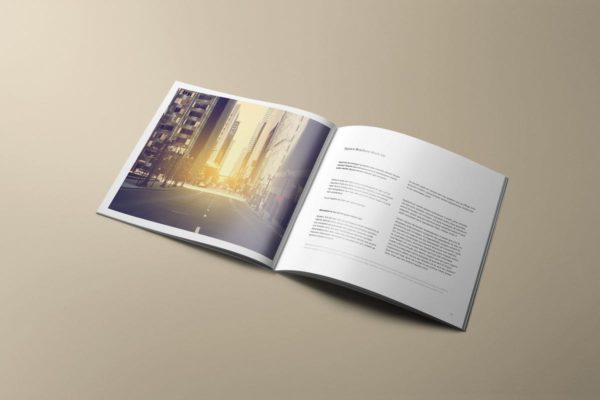 方形企业宣传册样机模板 Square Brochure Mockup