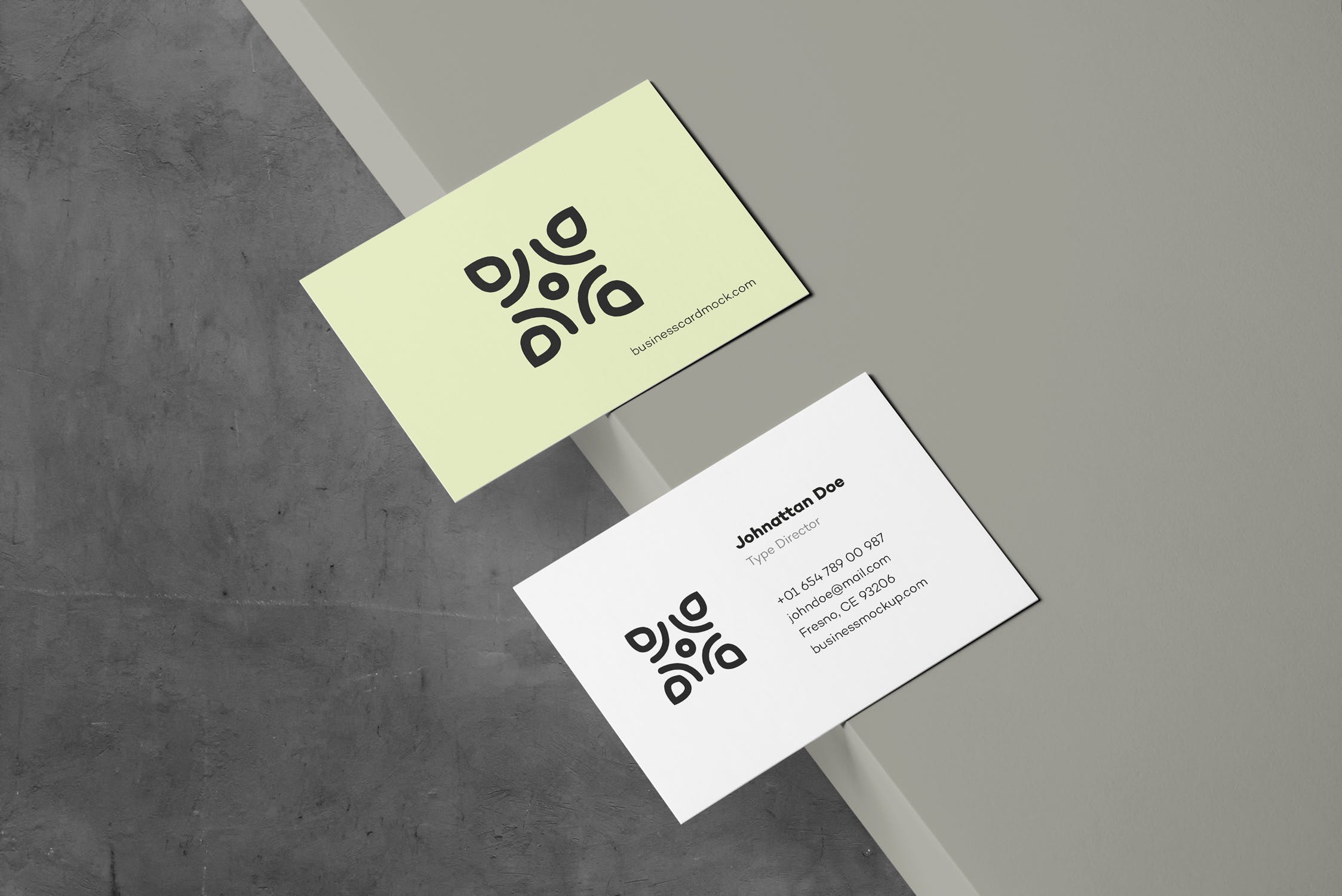 高端企业名片设计效果展示素材库精选 Business Card Mock-up 80×55插图(1)