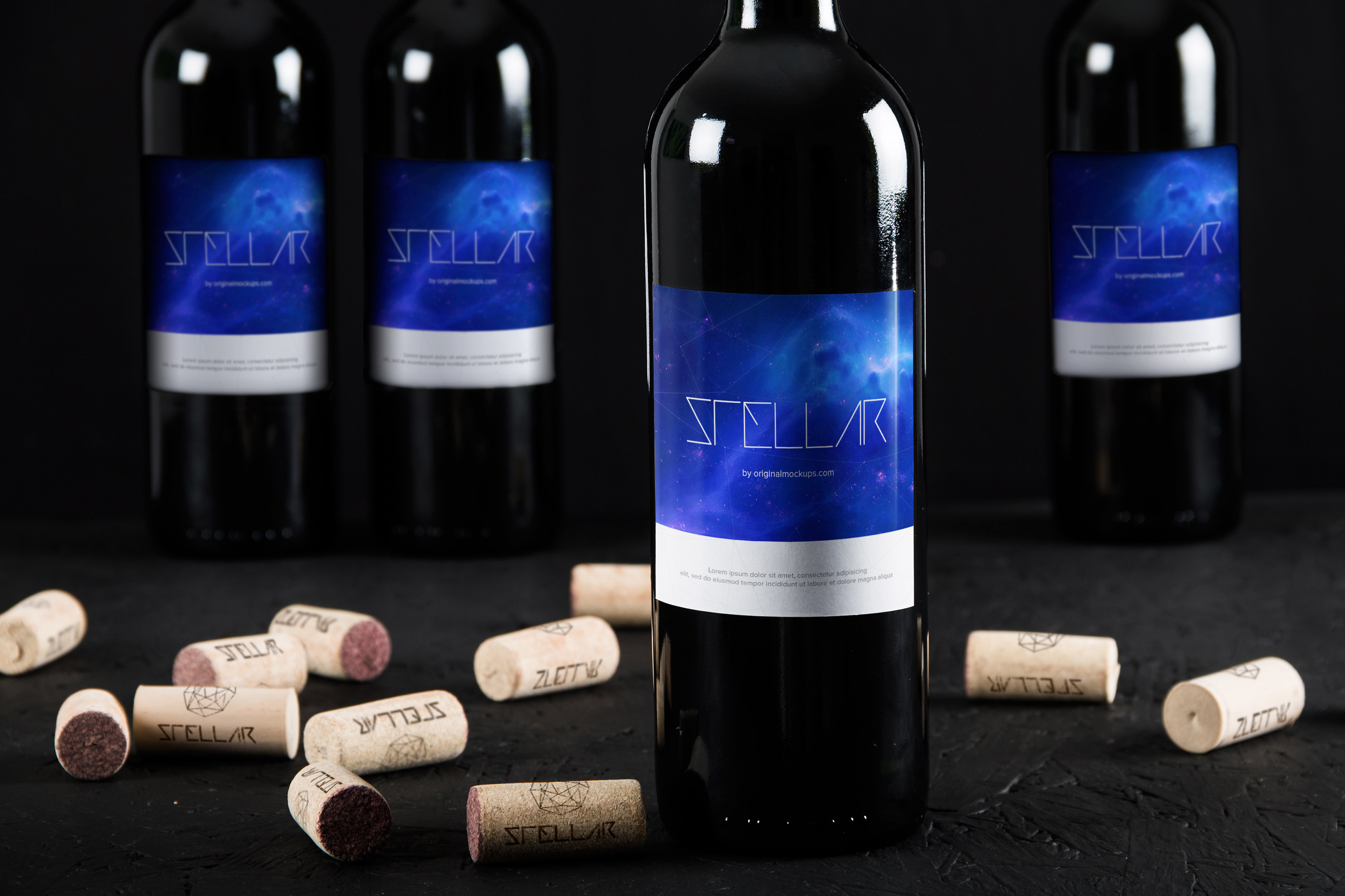 洋酒品牌商标设计效果图样机07 Wine Bottle Mockup 07插图