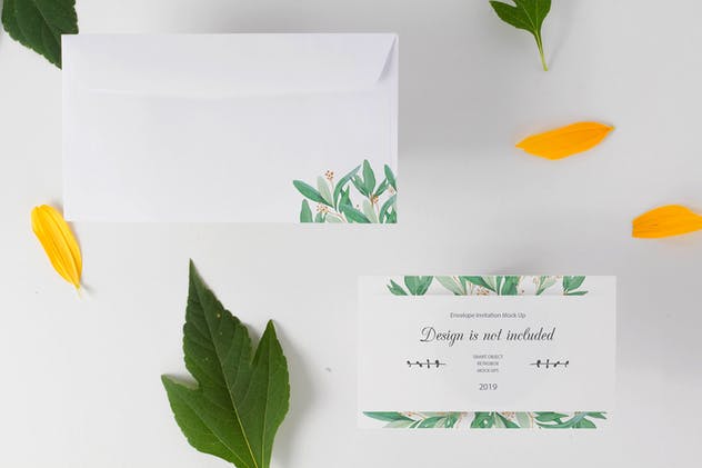 绿叶信封&邀请函样机设计模板 Envelope and Invitation Mock Up插图(2)