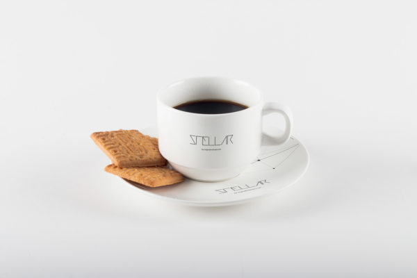 咖啡杯品牌Logo设计图演示样机模板03 Coffee Cup with Cookies Mockup 03