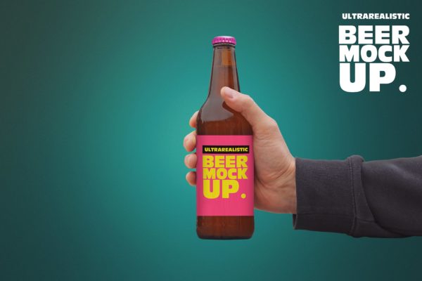 手拿50cl啤酒瓶玻璃瓶样机设计素材库精选 Clean Hand 50cl Beer Mockup