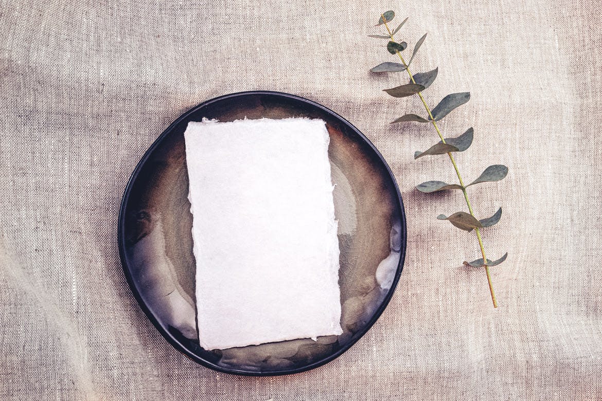 婚礼照片婚礼邀请函优雅风格设计样机素材库精选模板v14 Wedding Photo Mockup 14插图(1)