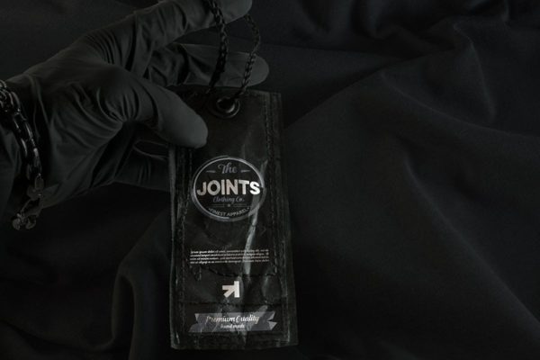 黑色品牌服装吊牌标签样机模板 Black Edition Tag Label Mockup