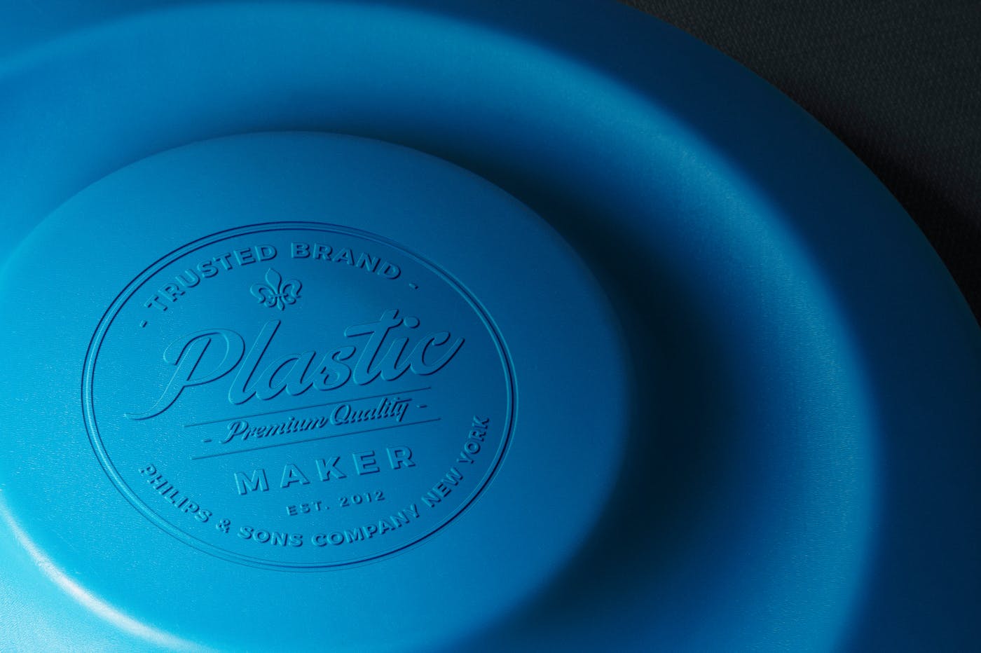 塑胶压印工艺Logo设计效果图样机 Plastic Logo Mockups插图(2)