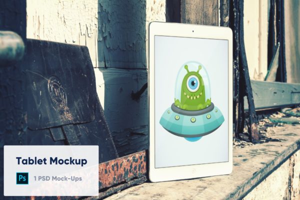 旧街景中的iPad屏幕预览素材库精选样机模板 Tablet and Leather Case – Wooden Background Mockup