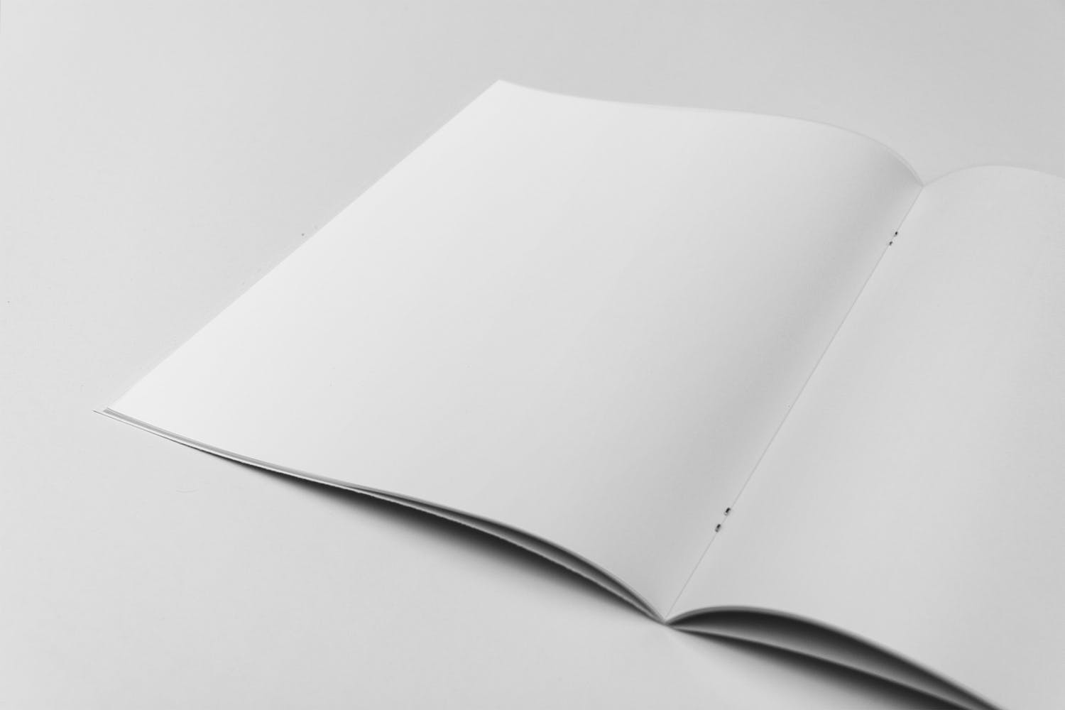 A4尺寸企业/品牌宣传册特写样机素材库精选模板 A4 Brochure Closeup Mockup插图(1)