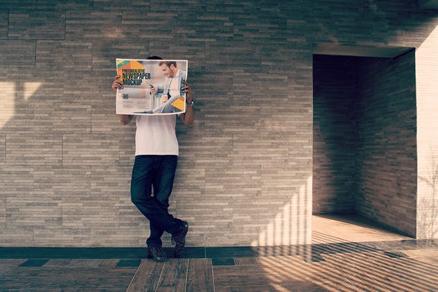 新闻报刊排版设计效果图样机模板 Newspaper PSD Mockups插图(6)