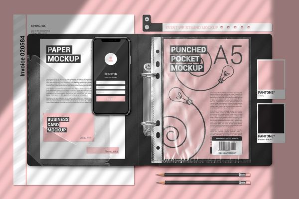 A5塑料文件夹袋样机模板 A5 Papers In Plastic Folder Scene Mockup