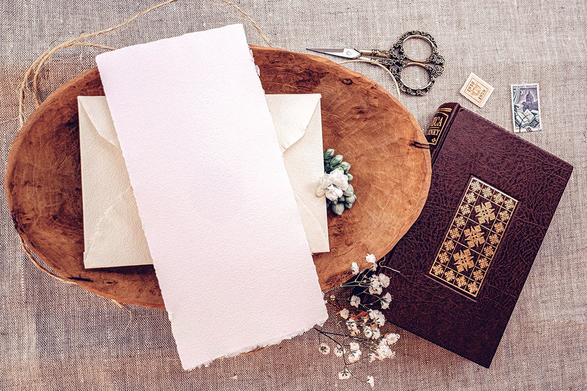 婚礼照片婚礼邀请函优雅风格设计样机素材库精选模板v09 Wedding Photo Mockup 09插图(1)