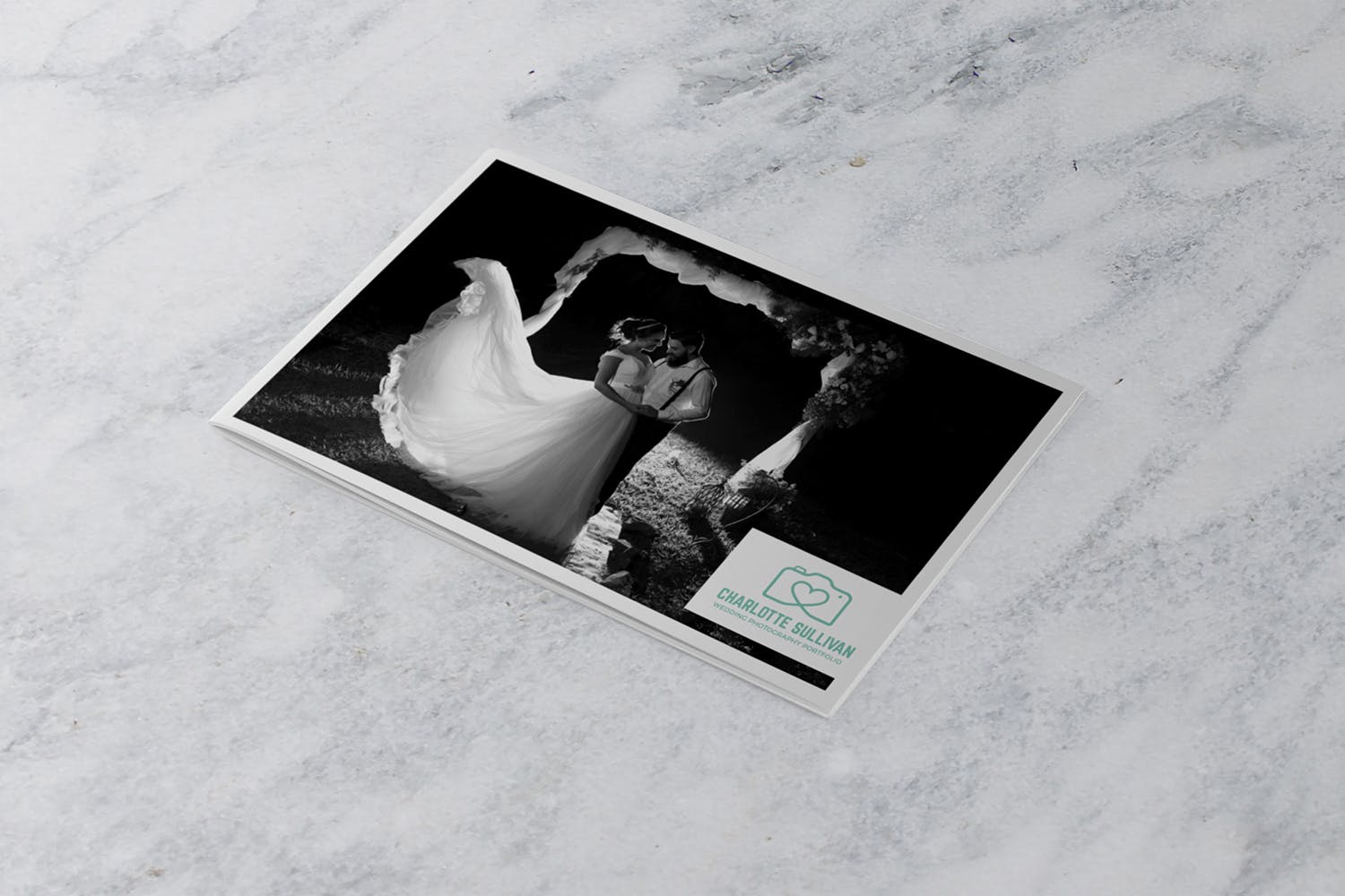 美国信纸尺寸宣传册封面45度角印刷效果图样机素材库精选 US Half Letter Cover Brochure Mockup 45 Degree插图(2)