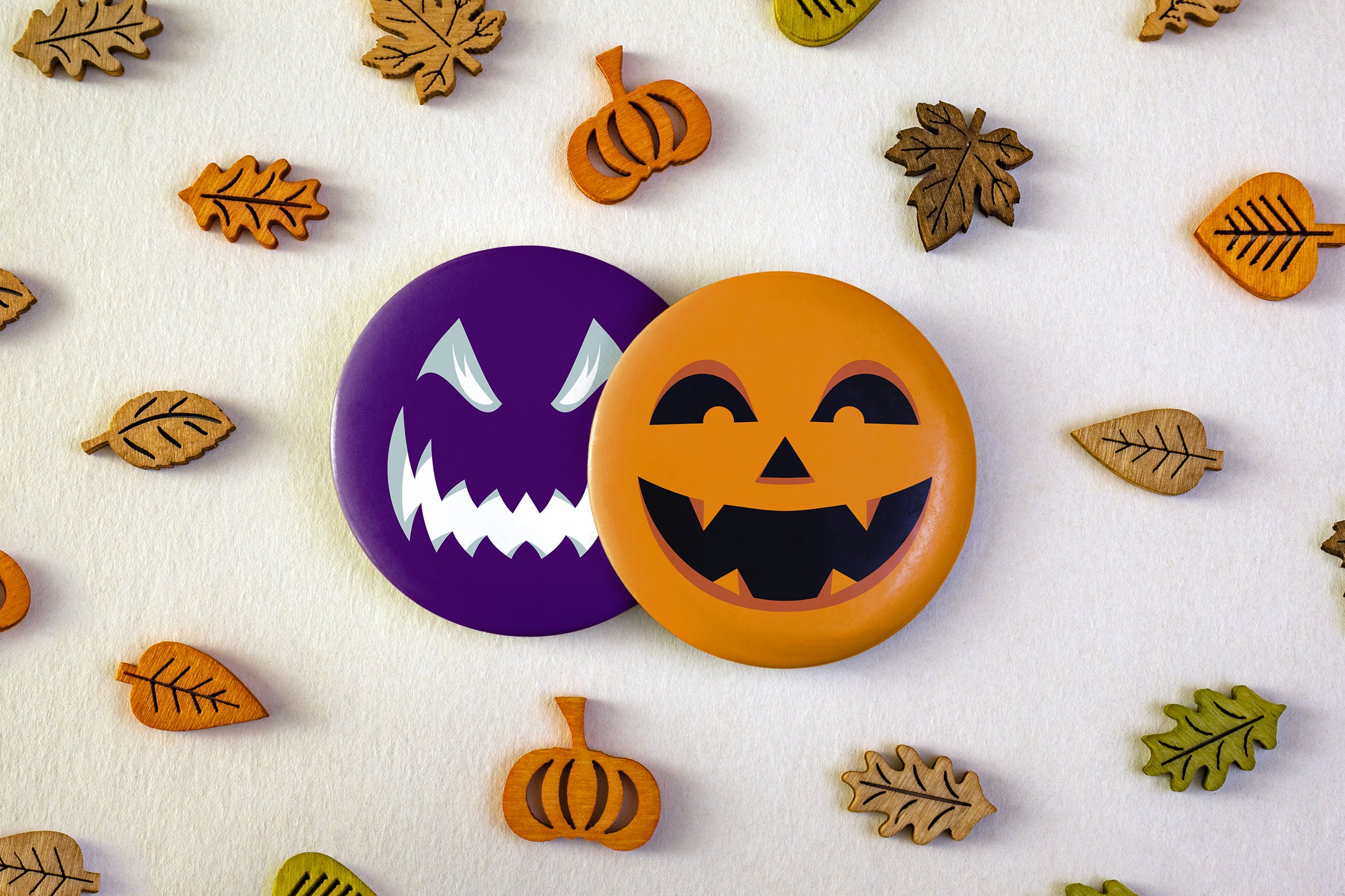 万圣节主题扣针/别针设计样机 Button pins mockup插图