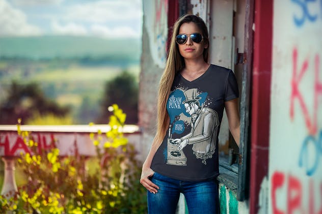 时尚服装V领T恤样机 V-Neck T-Shirt Mock-Up插图(5)