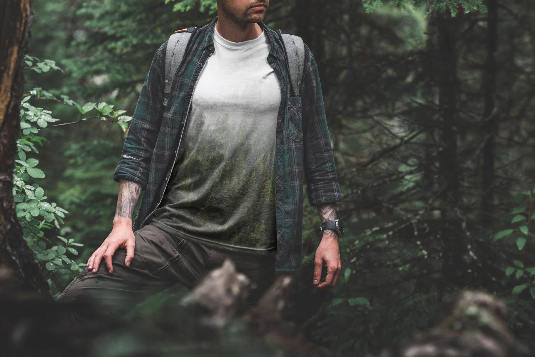 男士T恤印花设计户外场景模特上身效果样机v1 T-Shirt Mockup Adventure Edition Vol. 1插图(1)