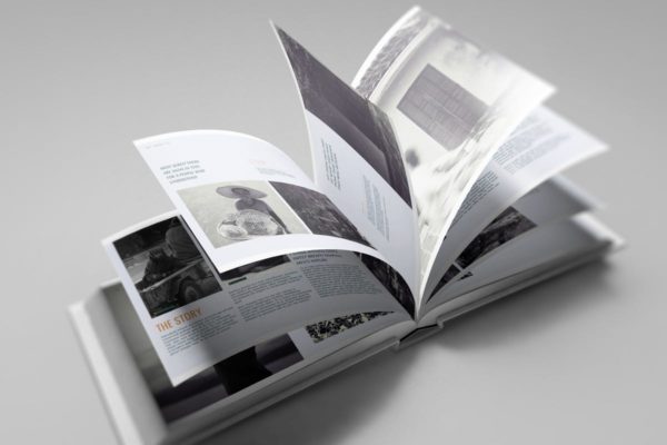 高端品牌企业画册样机模板 US Landscape Book Mockup