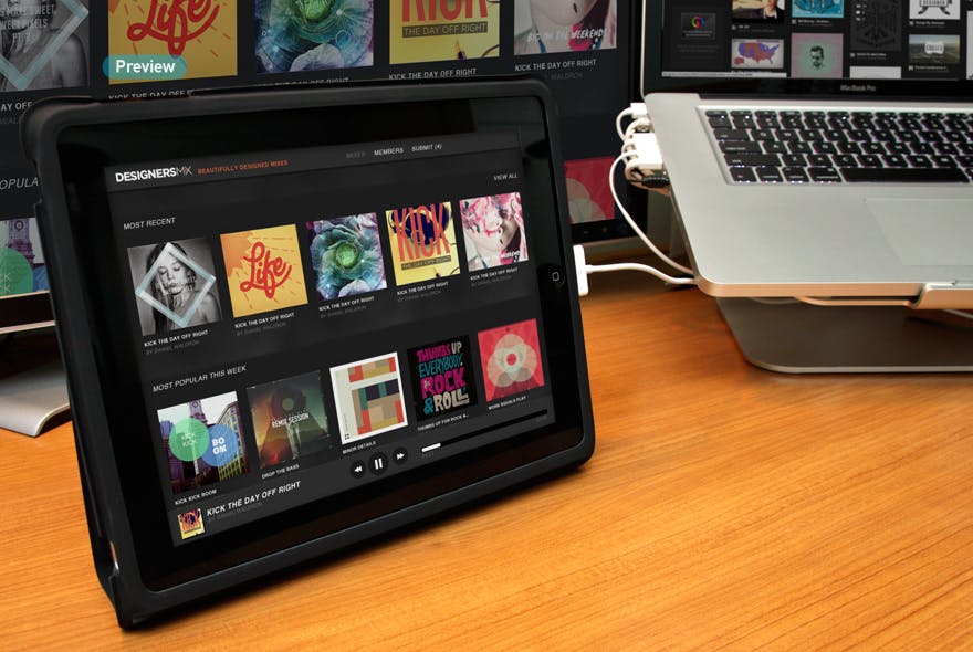 移动网站设计iPad平板电脑屏幕演示样机 iPad Website App UI Mock-Up插图(13)