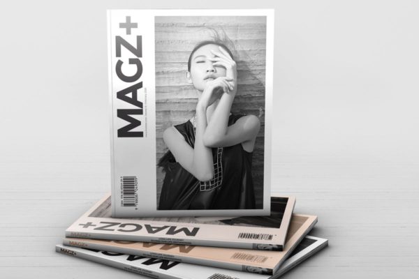 逼真时尚杂志样机模板 Realistic Magazine Mockups