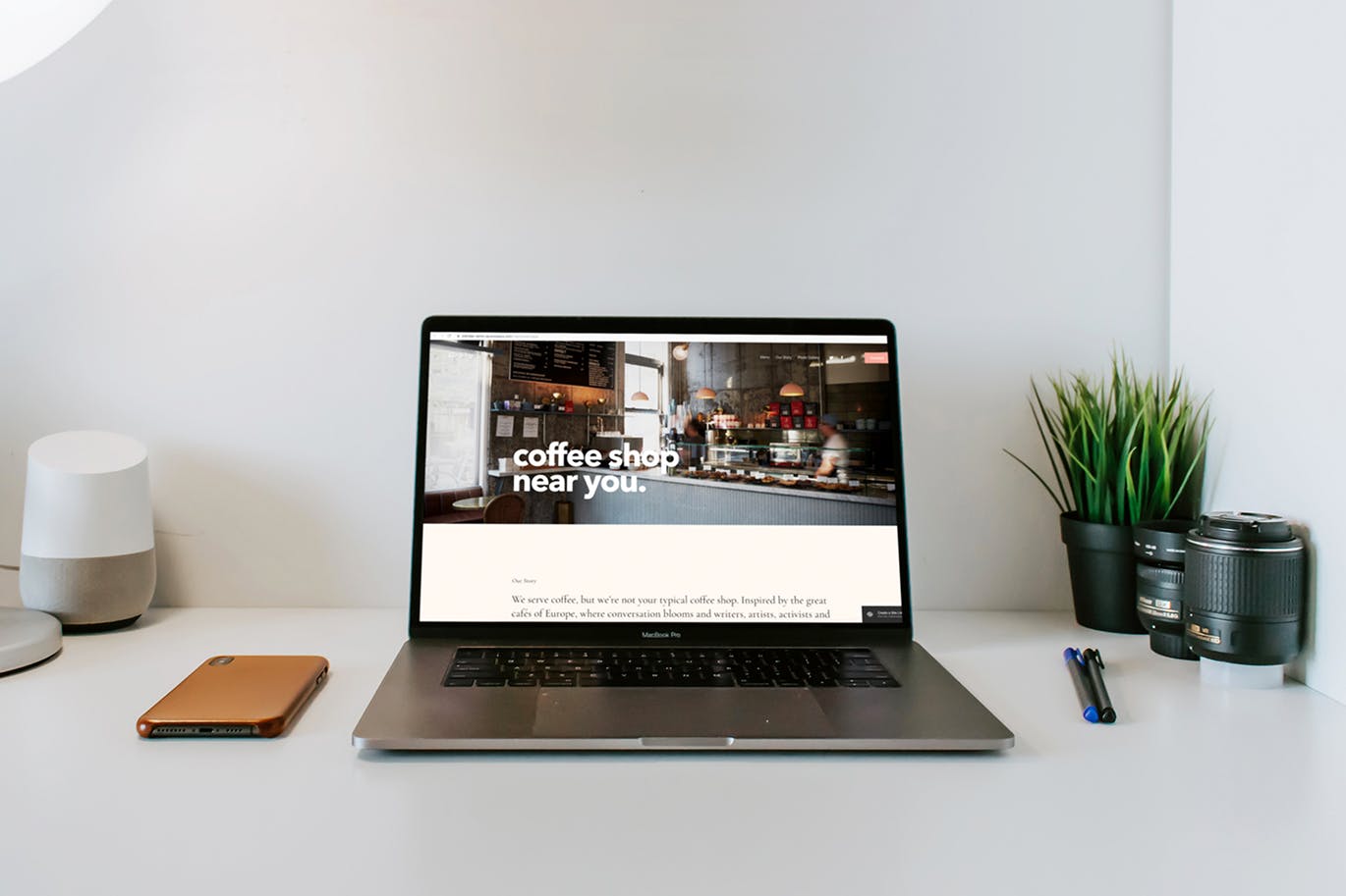 办公桌场景MacBook Pro屏幕预览样机模板v1 Macbook Pro Mockup Set Vol 01插图(2)