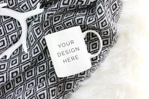 白色咖啡马克杯样机模板 White coffee mug mockup photo