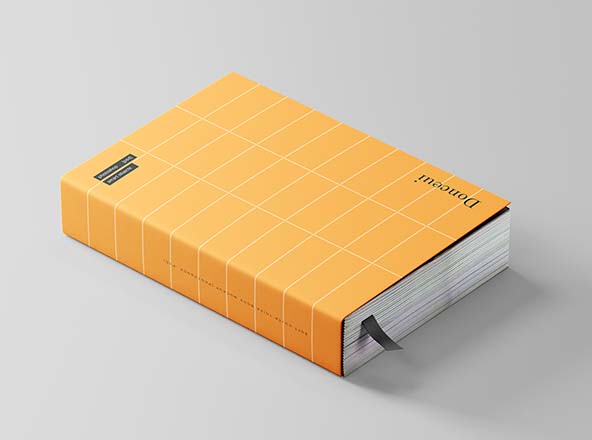 厚软封面图书封面视角图样机素材库精选模板 Thick Softcover Book Mockup