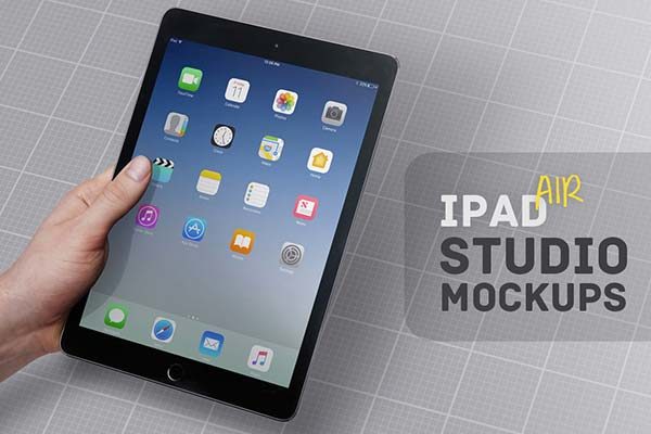 手持的iPad Air展示样机下载[PSD]
