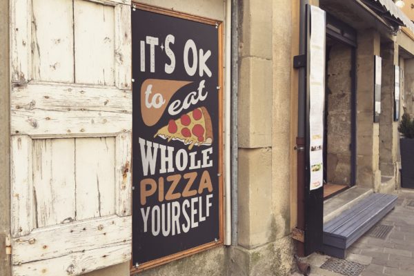 街头店铺广告牌设计效果图样机模板 Street Signboard Mockup