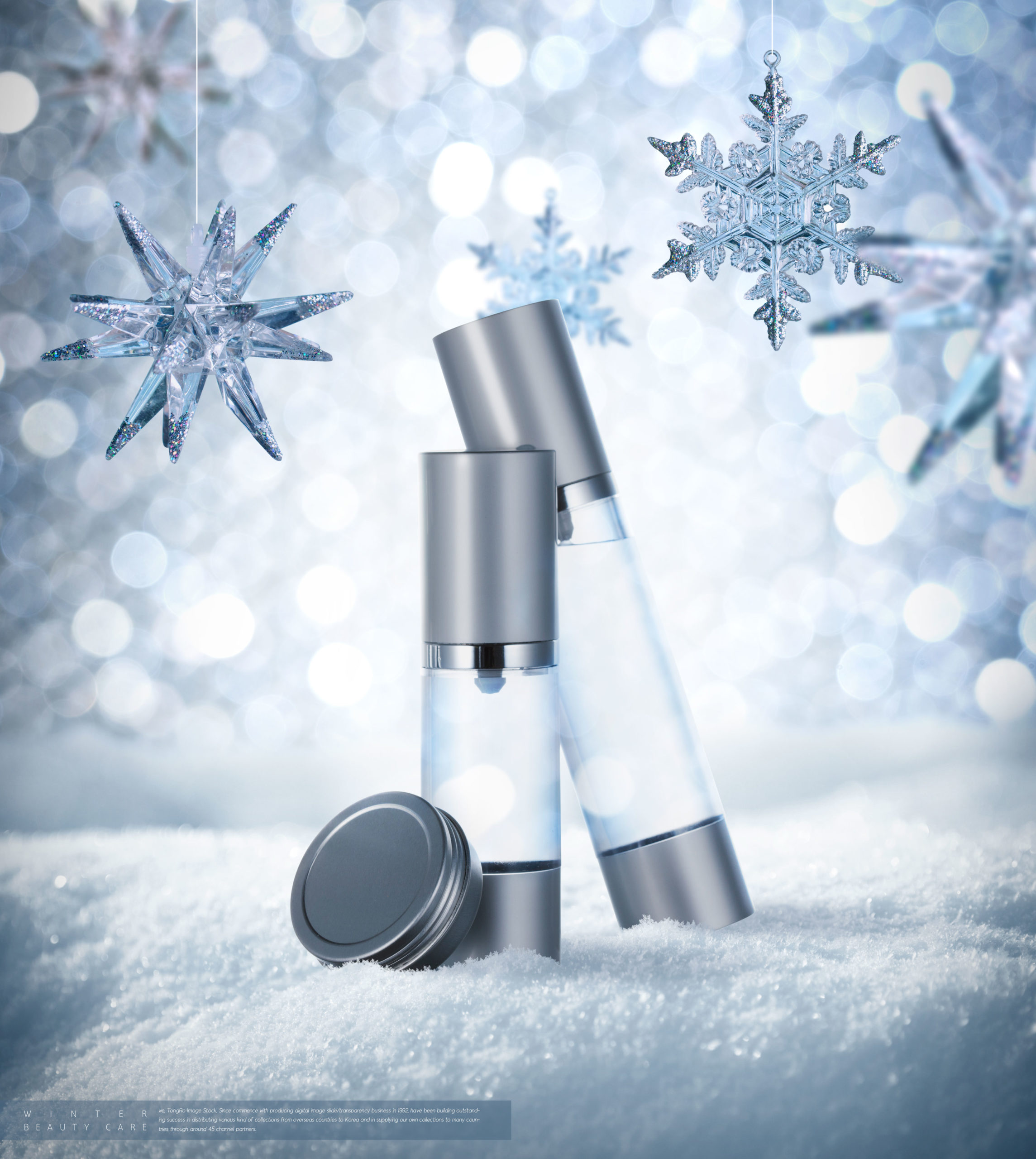 雪花背景冬季美容护肤品广告海报模板套装[PSD]插图(1)