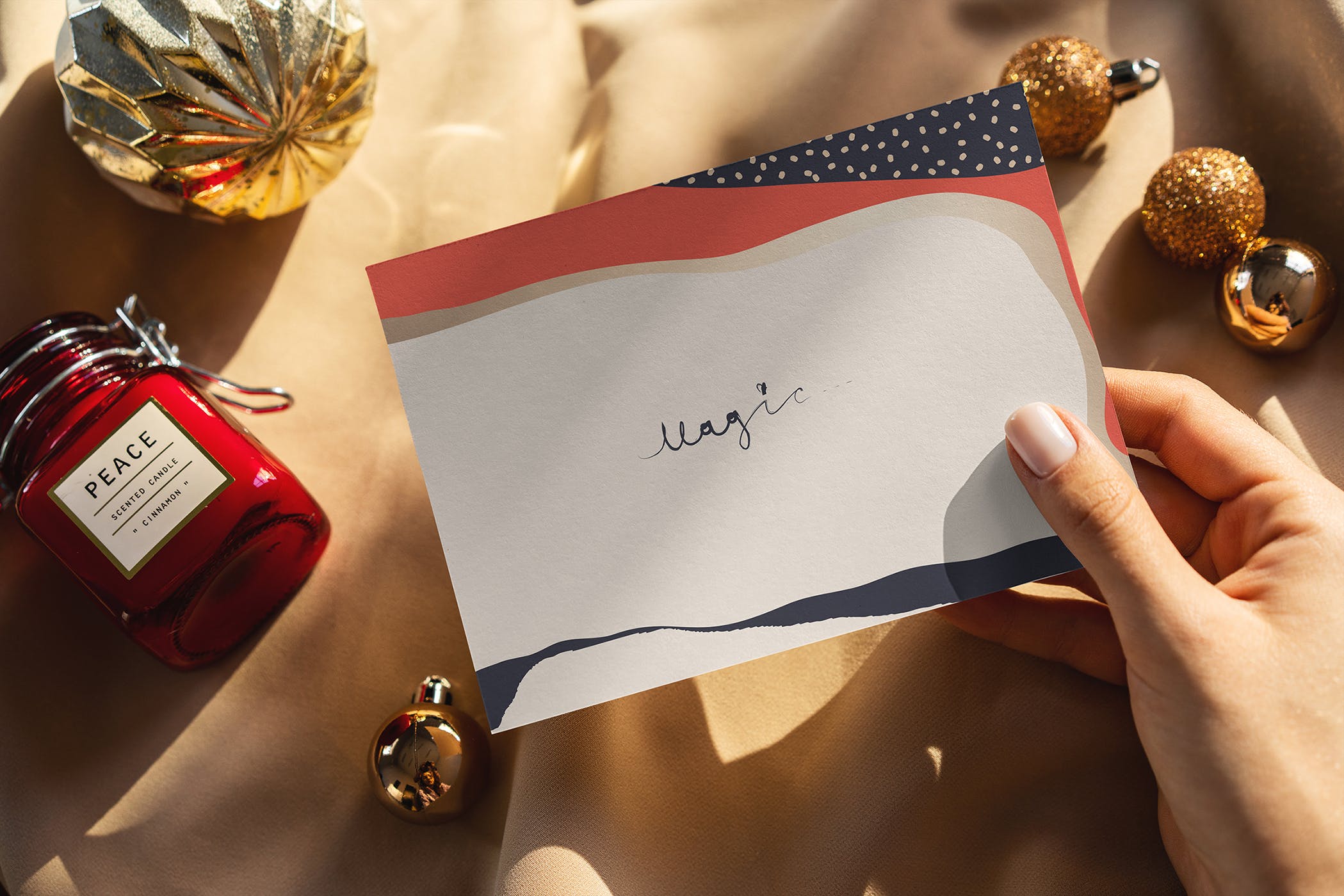 圣诞节明信片设计图预览样机模板 Christmas Postcard Mock-Ups插图(6)