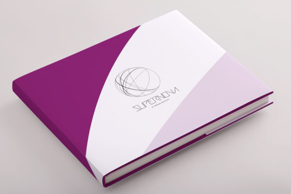 精装图书/画册封面设计图预览样机PSD模板02 Hardcover Standard Landscape Book PSD Mockup 02