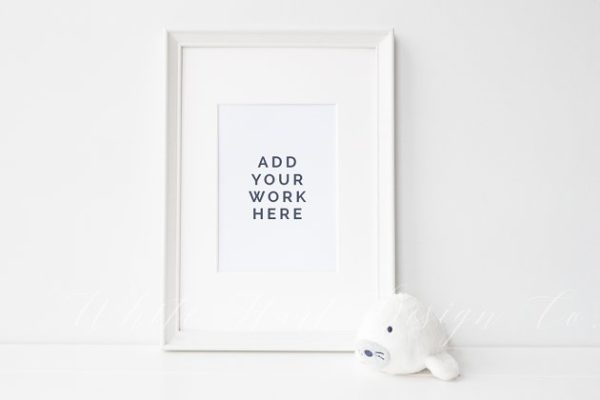 婴儿/托儿所主题相框框架样机模板 Frame mock up – Baby/Nursery theme