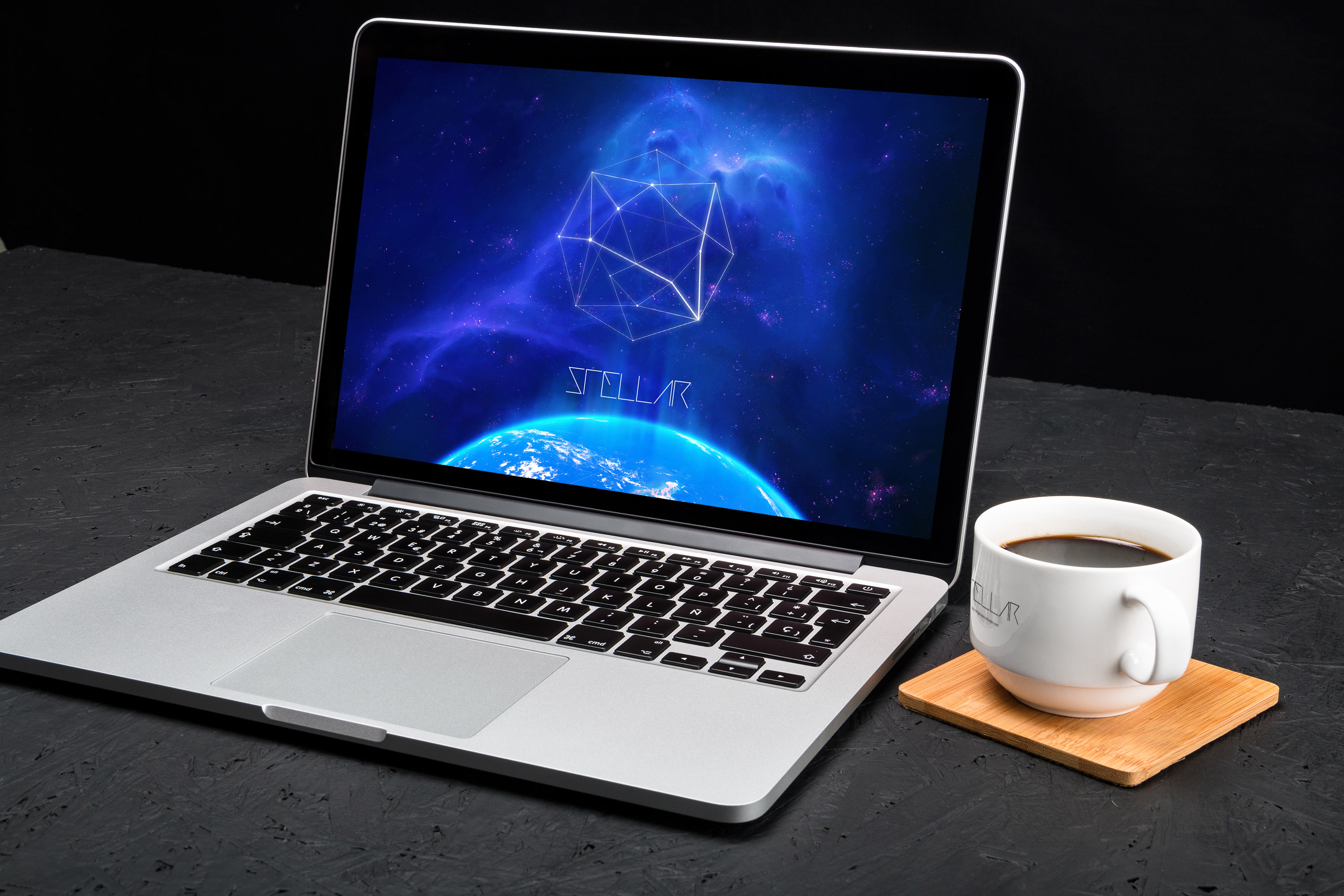 13寸MacBook Pro苹果笔记本电脑屏幕设计样机模板02 MacBook Pro Retina 13 Mockup 02插图