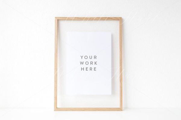 简约系列A4木制框架作品展示画框样机模板 Wooden frame A4 styled mock up