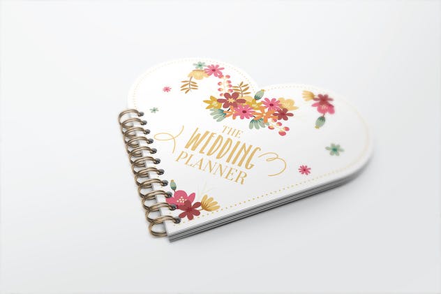 活页装订心形记事本样机模板 Heart Shape Notebook Mockups插图(2)