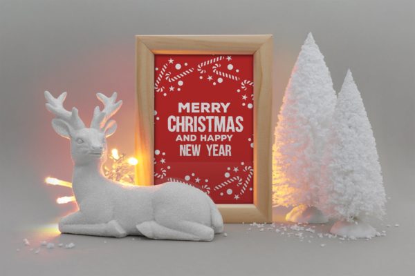 圣诞节照片相框样机模板 Christmas picture frame mockup