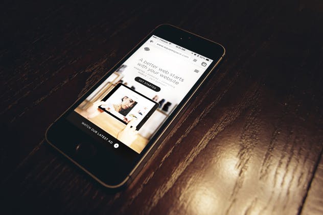 响应式网站设计多设备样机合集 Lifestyle Responsive iPhone Mock-Up插图(2)