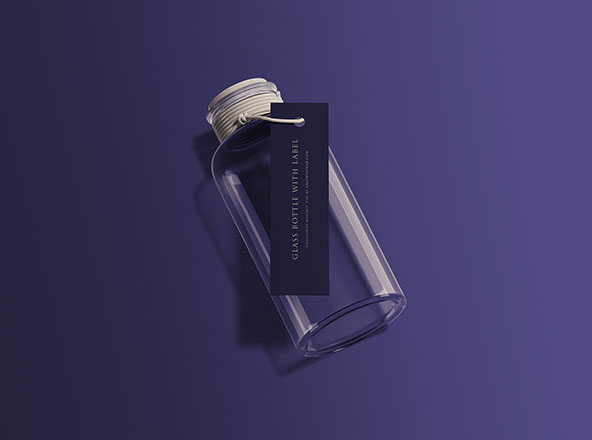 带标签玻璃瓶外观设计样机模板 Glass Bottle with Tag Mockup