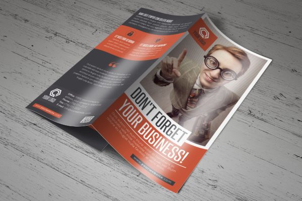 三折页宣传单设计效果图样机模板 Trifold Brochure Mockup