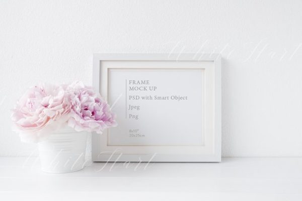 花饰相框样机模板 Landscape frame mock up – 8×10"