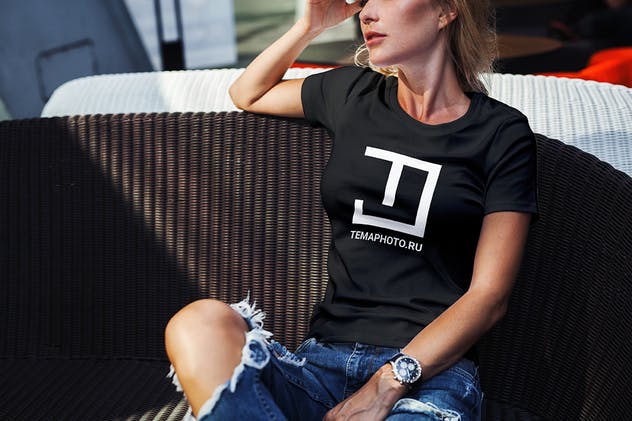 时尚模特上身效果T恤服装样机模板 T-Shirt Mock-Up Fashion Girl插图(2)