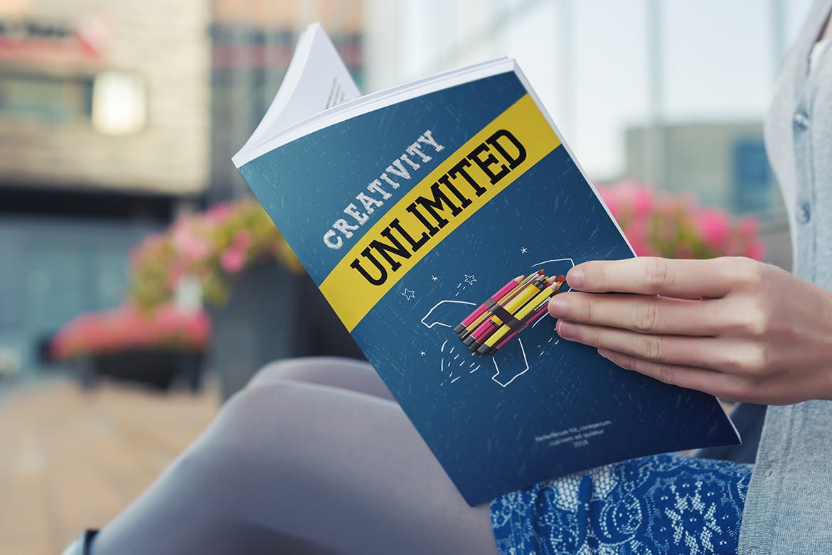 简装软封图书封面设计展示图样机素材库精选 Book Mockup / Soft Cover Edition插图(5)